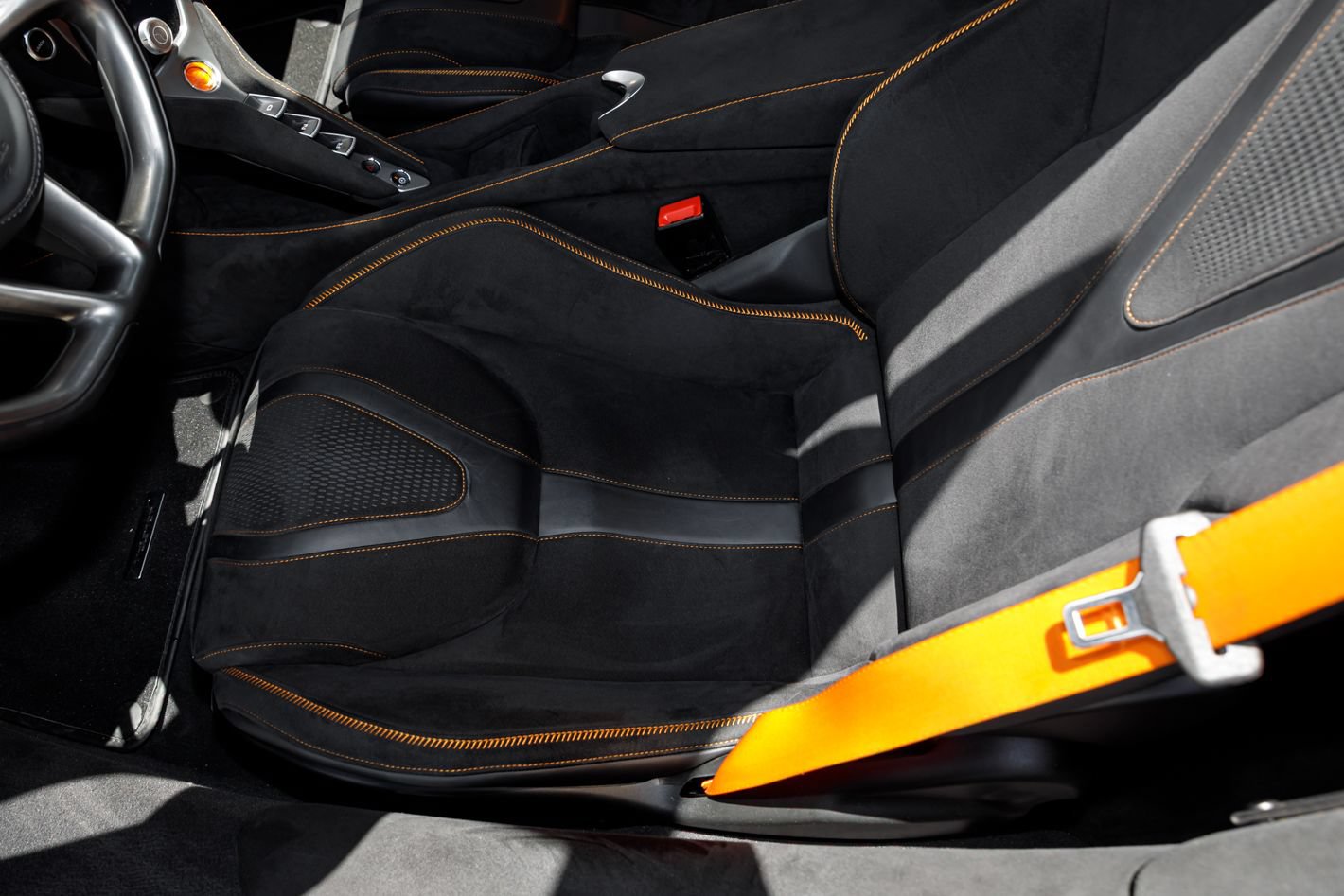 Used 2025 McLaren 750S RWD image 51