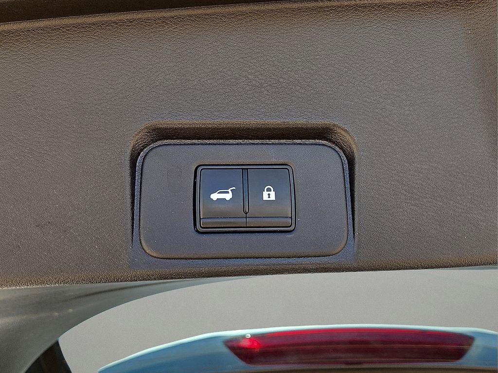 Used 2024 Nissan Rogue SV AWD/4WD image 14