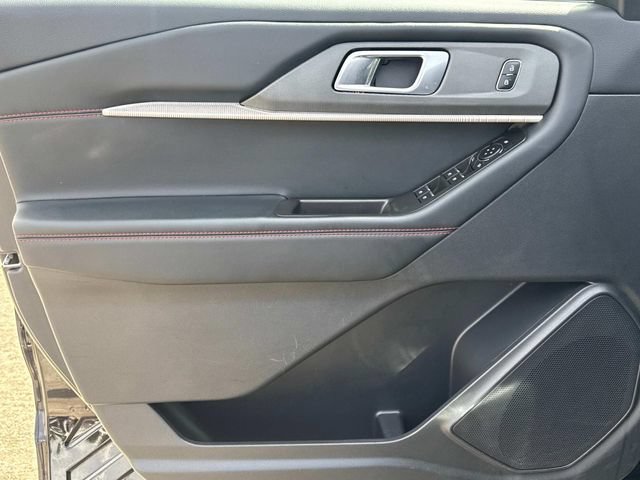 Used 2025 Ford Explorer ST-Line w/ ST-Line Street Pack AWD/4WD image 26