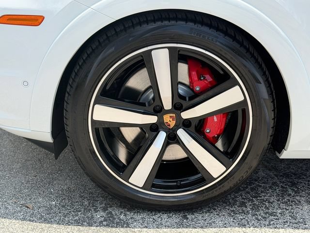 Used 2026 Porsche Cayenne GTS AWD/4WD image 11