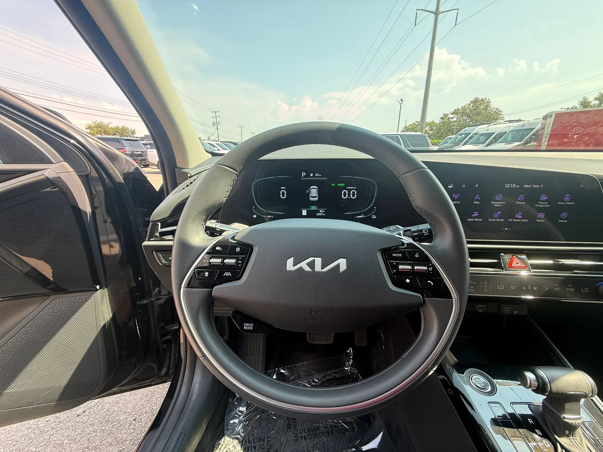 Used 2024 Kia Niro EX FWD image 15