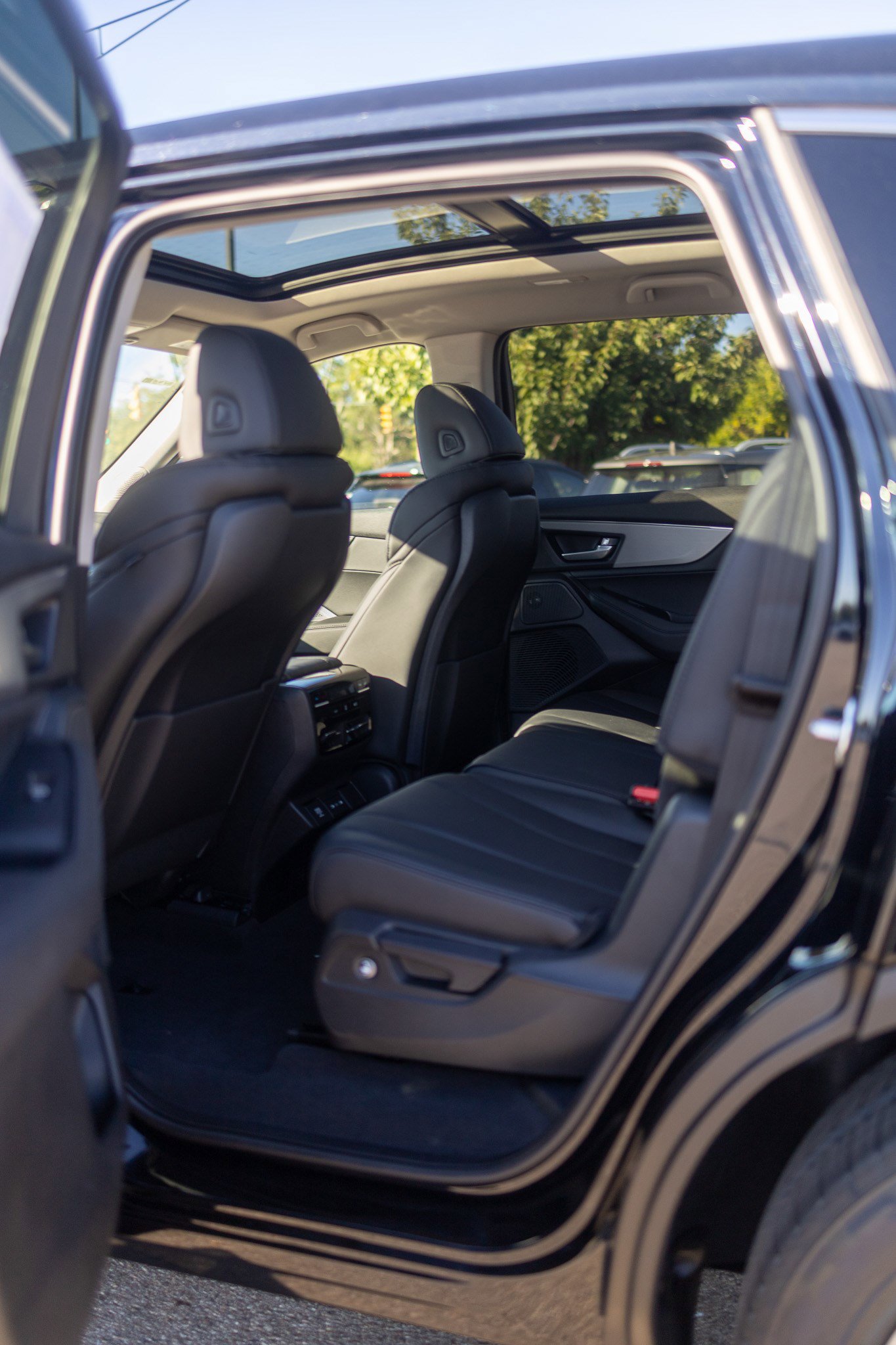 New 2026 Acura MDX SH-AWD image 38