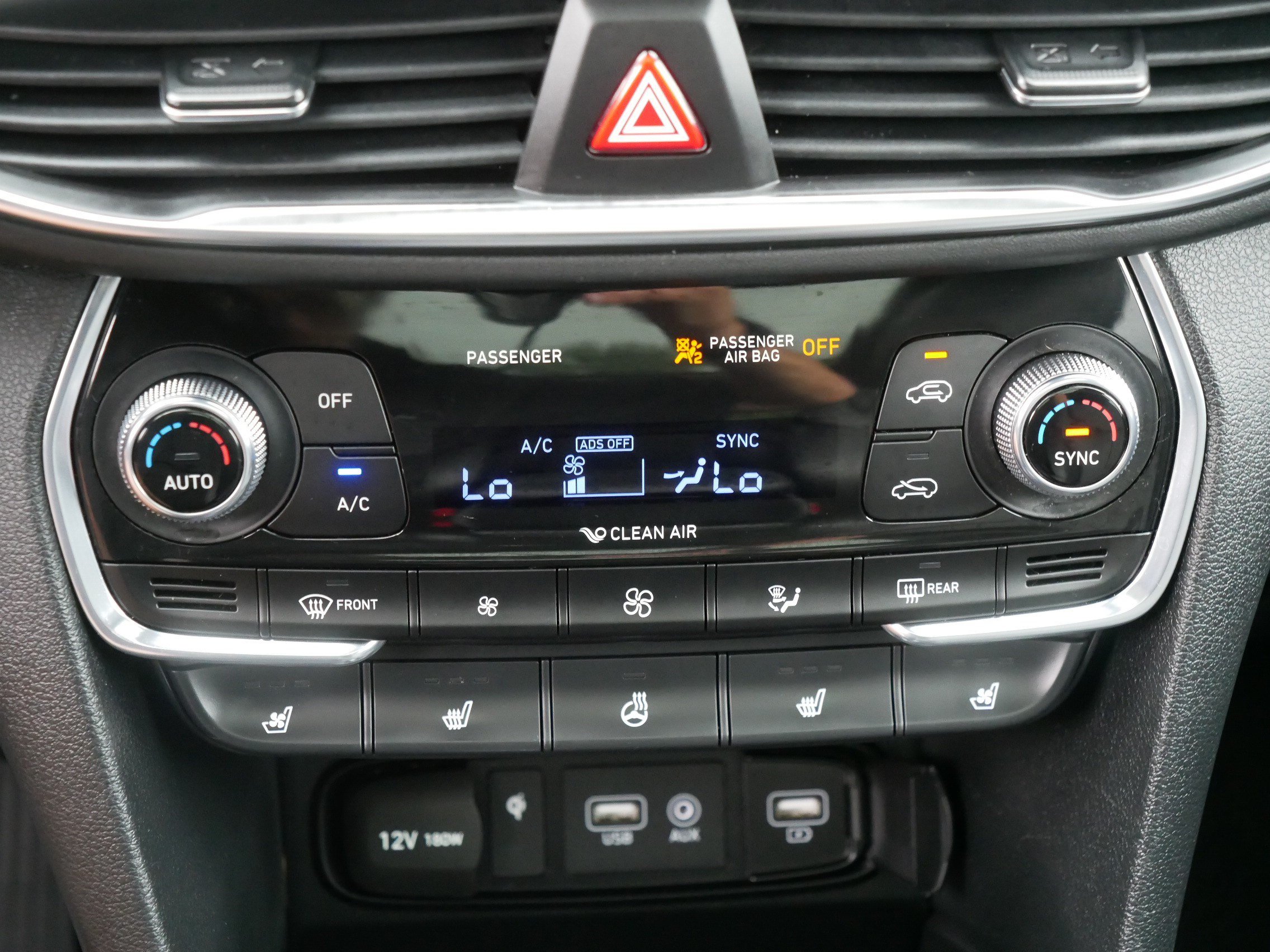 Used 2020 Hyundai Santa Fe Limited AWD/4WD image 23