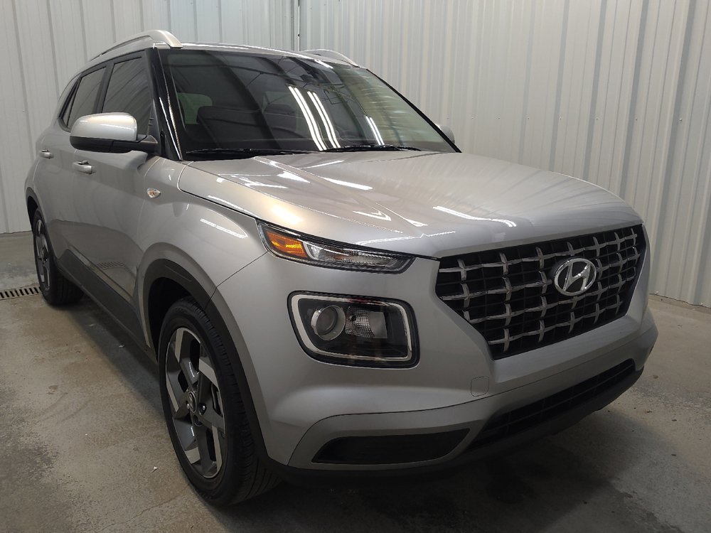 Used 2023 Hyundai Venue SEL FWD image 13