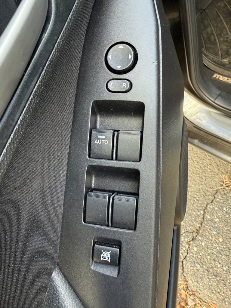 Used 2011 MAZDA MAZDA3 i Touring image 9