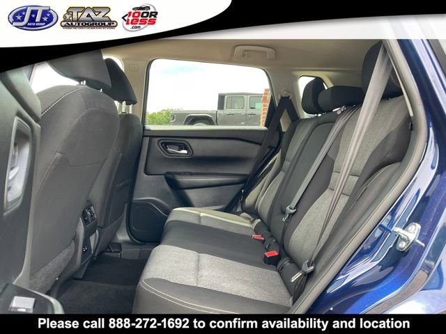Used 2025 Nissan Rogue SV FWD image 12