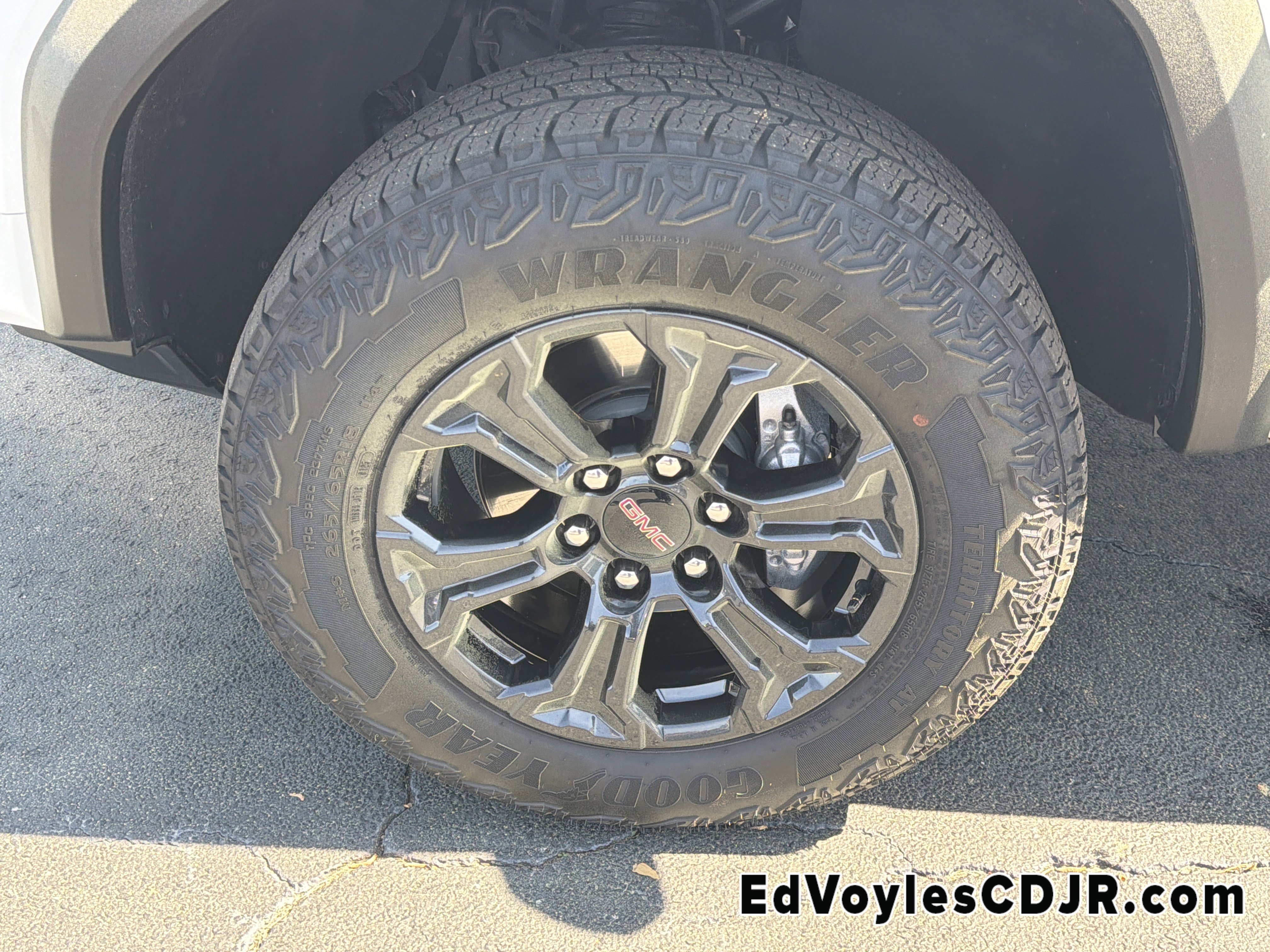 Used 2025 GMC Canyon Elevation image 13