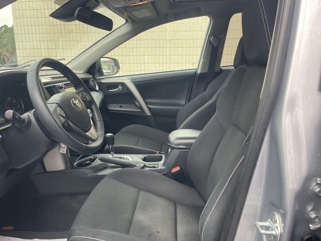Used 2018 Toyota RAV4 XLE FWD image 12
