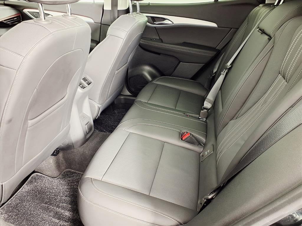 Used 2024 Buick Envision Avenir image 19