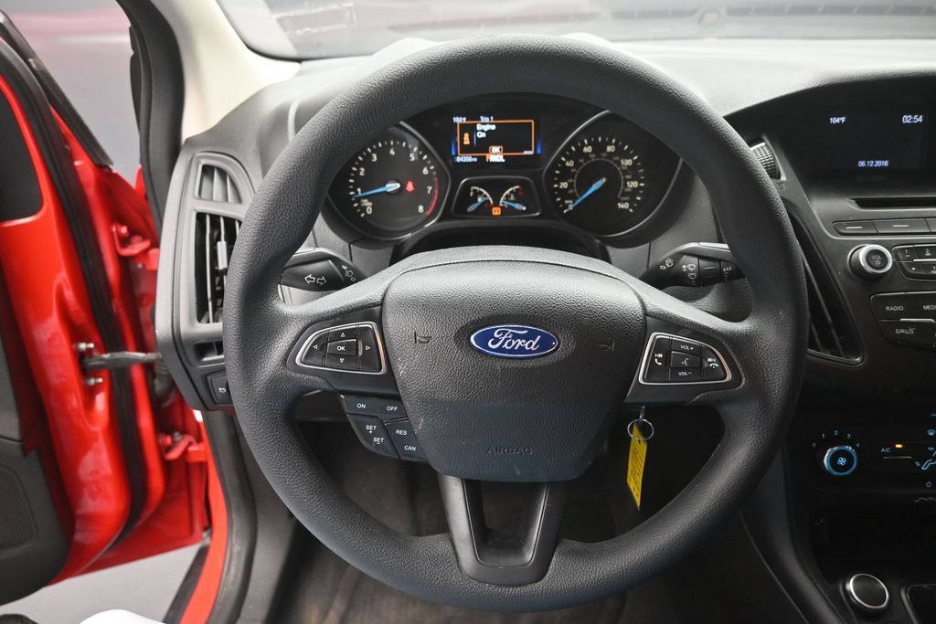 Used 2016 Ford Focus SE FWD image 6