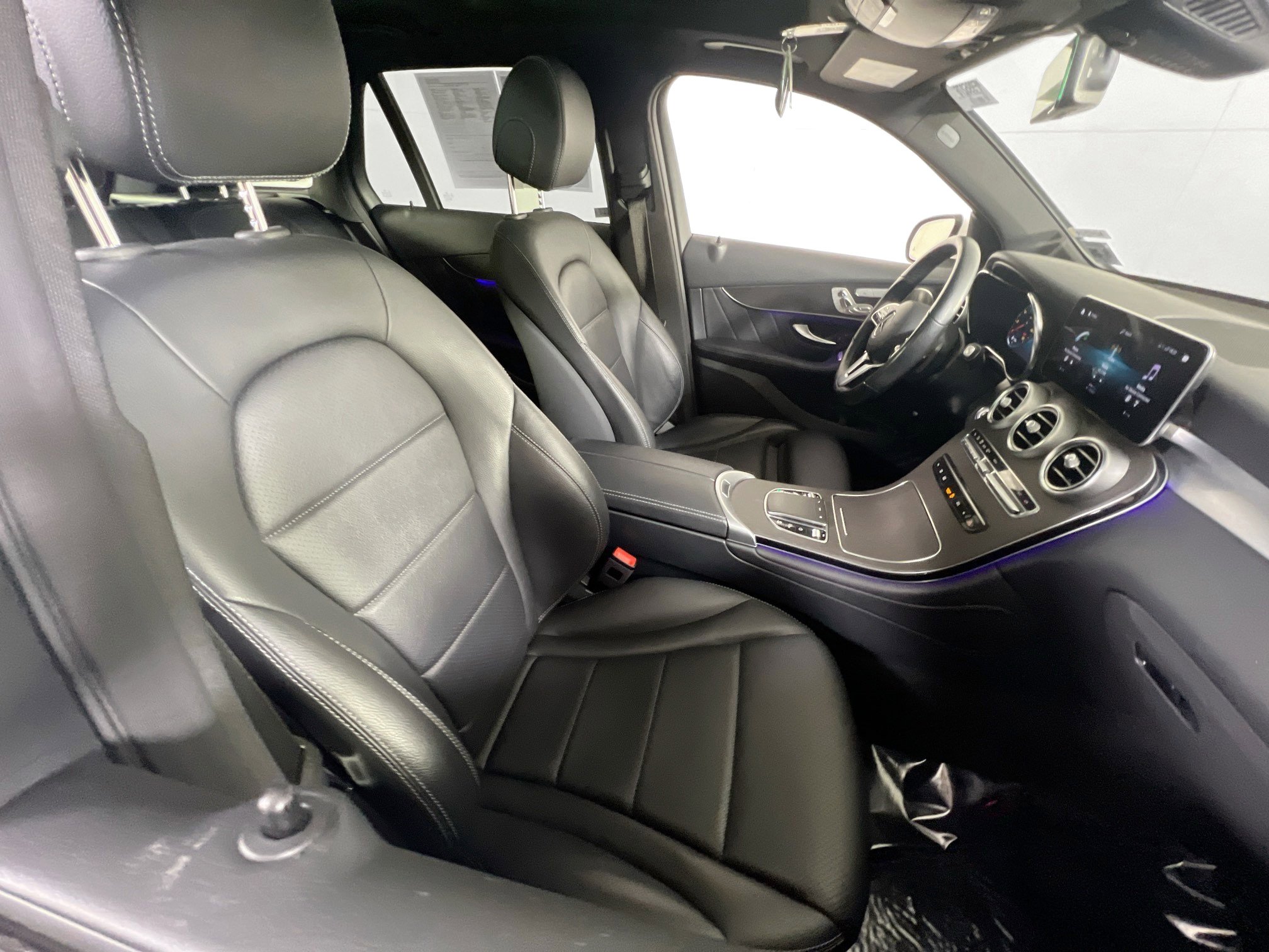 Used 2021 Mercedes-Benz GLC 300 4MATIC image 27