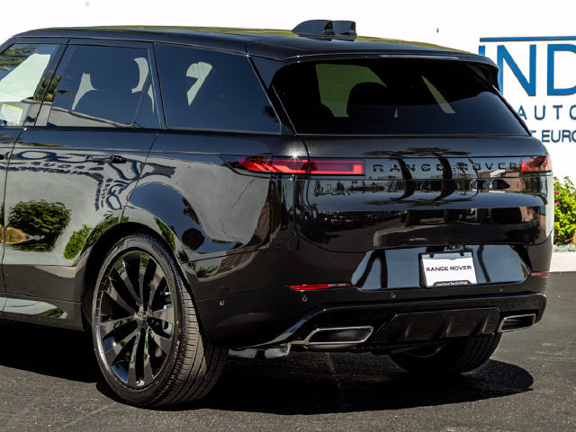 New 2026 Land Rover Range Rover Sport Dynamic SE AWD/4WD image 10