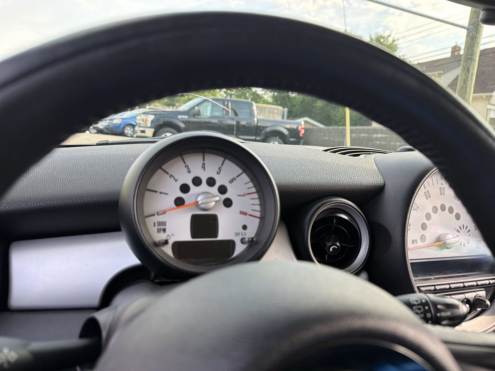 Used 2011 MINI Cooper Hardtop FWD image 32