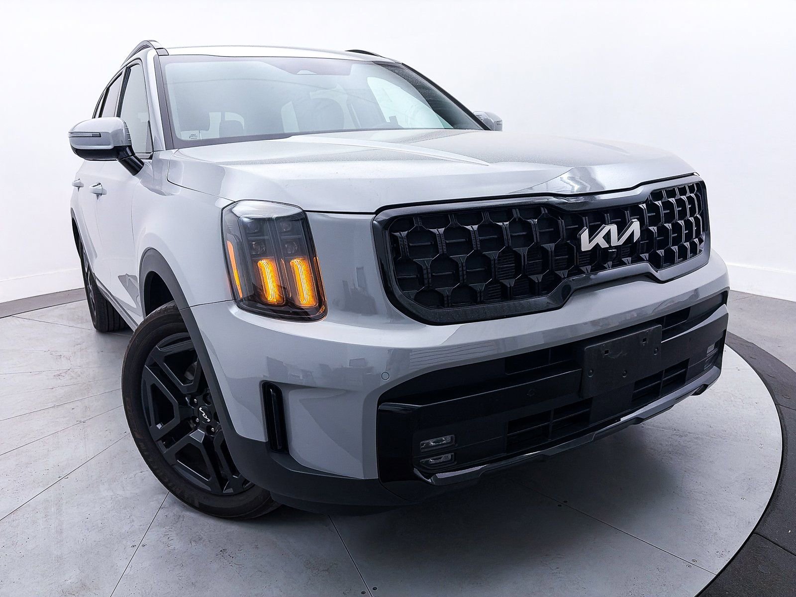 Used 2024 Kia Telluride SX Prestige X-Line image 3