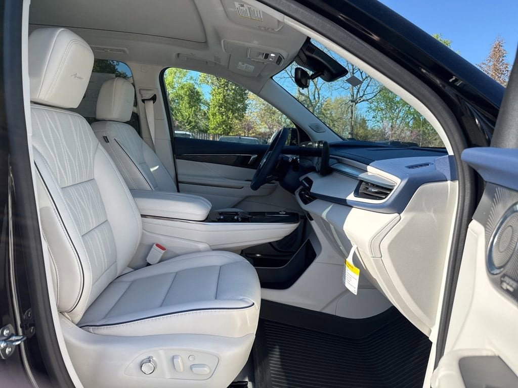 New 2026 Buick Enclave Avenir w/ Super Cruise Package image 14