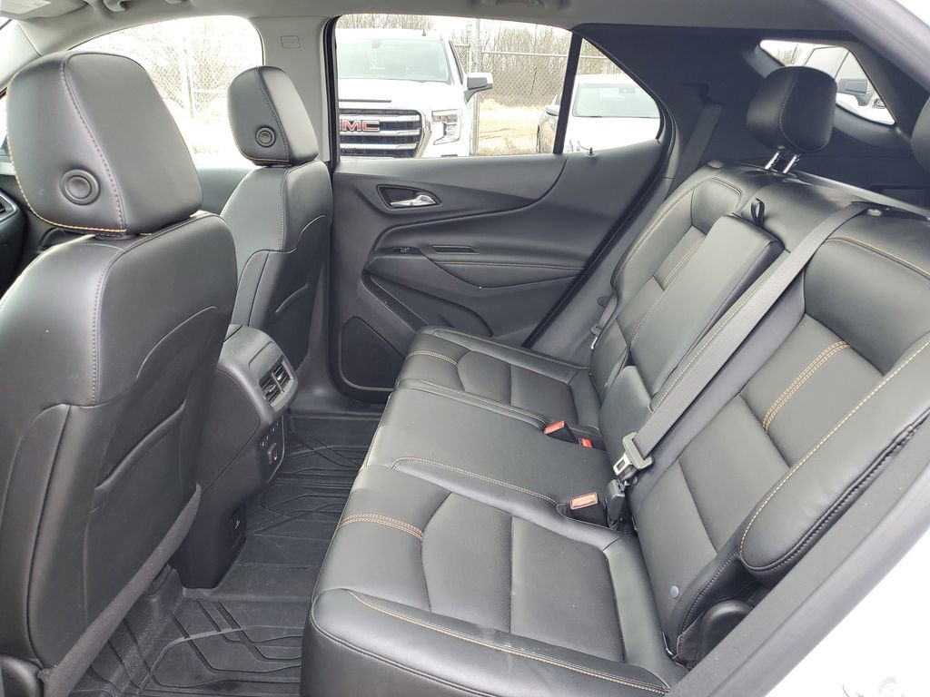 Used 2023 Chevrolet Equinox Premier image 30