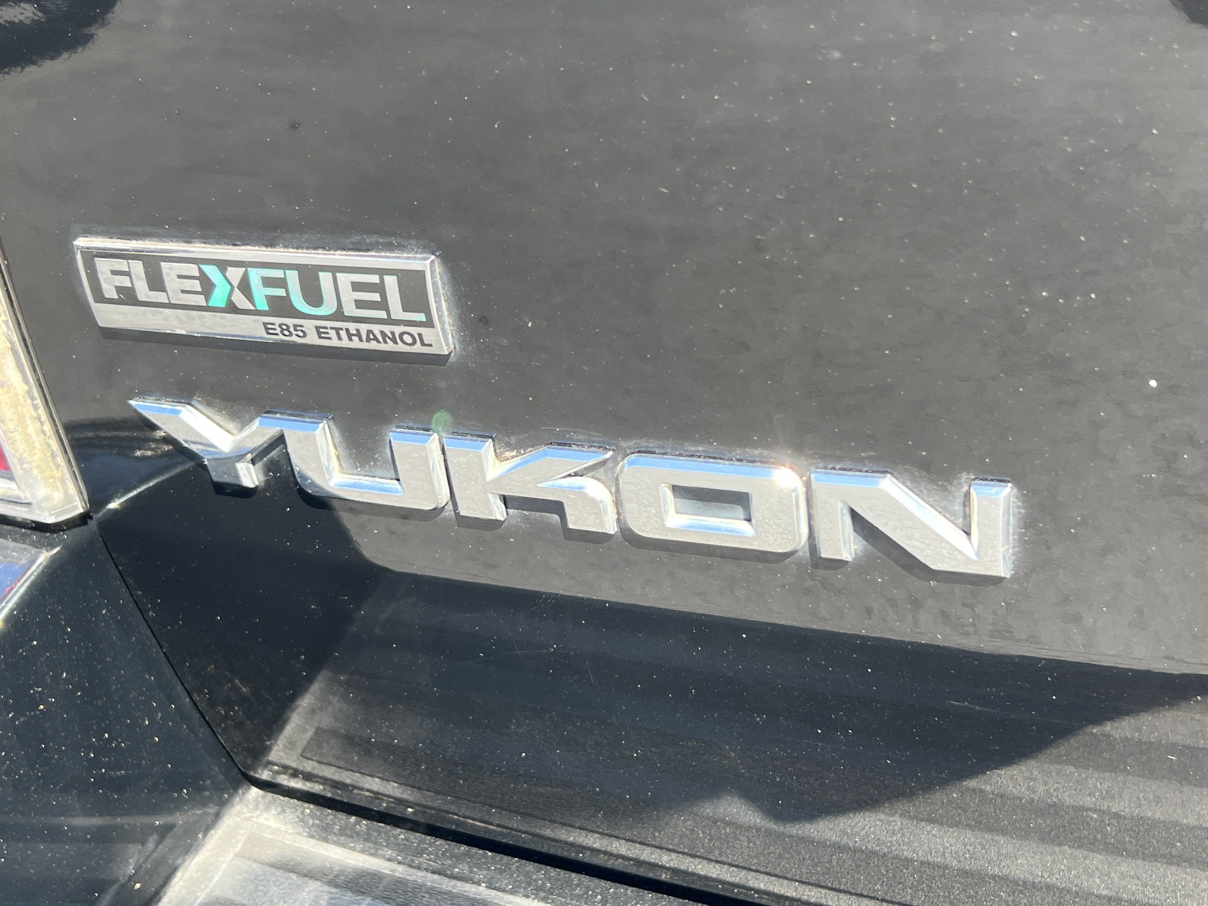 Used 2010 GMC Yukon Denali AWD/4WD image 9