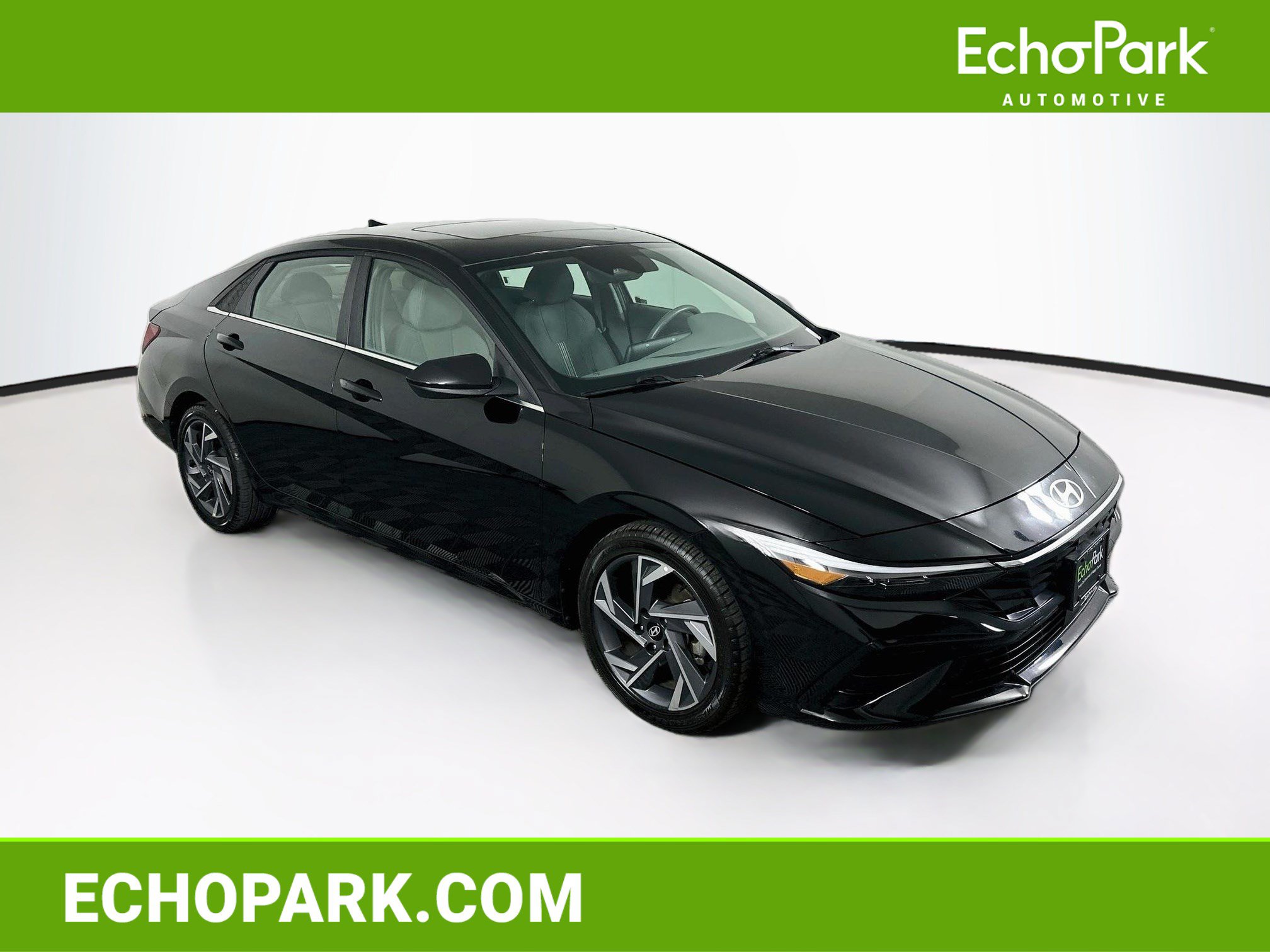 Used 2025 Hyundai Elantra SEL FWD image 1