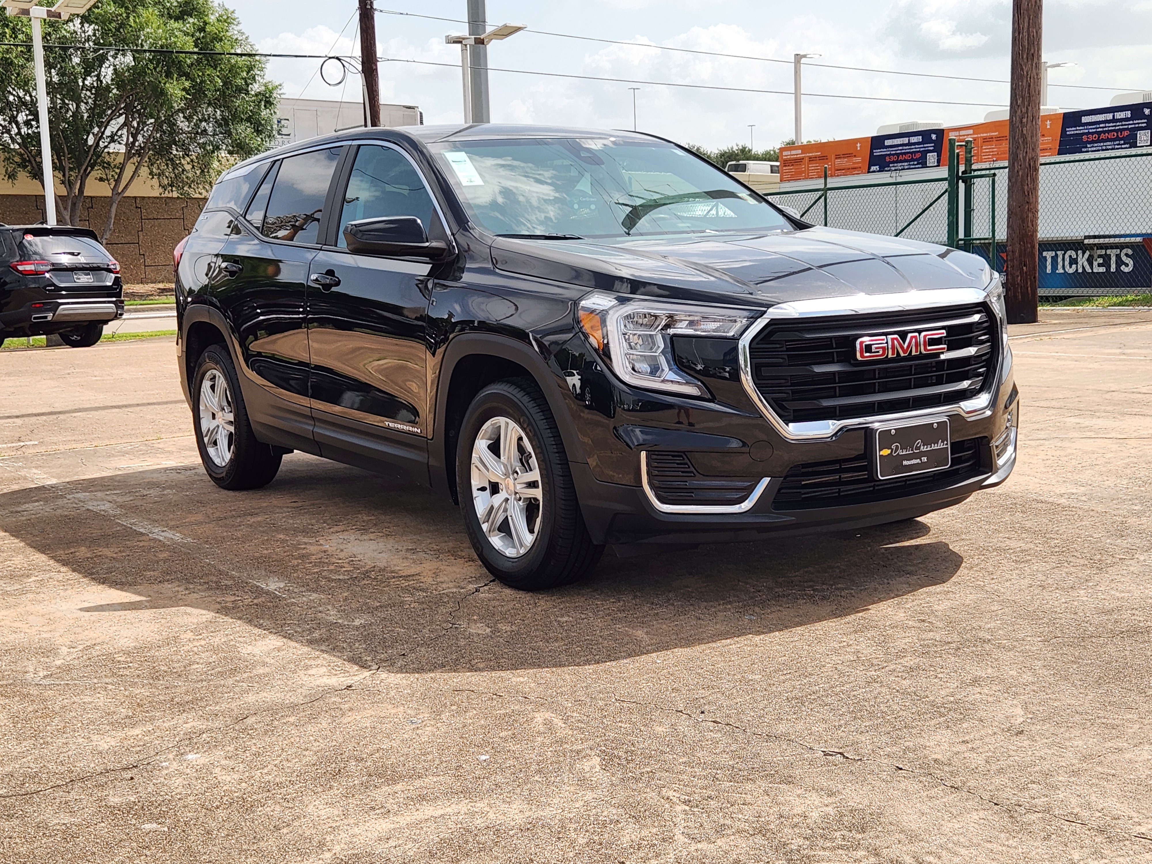 Used 2024 GMC Terrain SLE AWD/4WD image 4