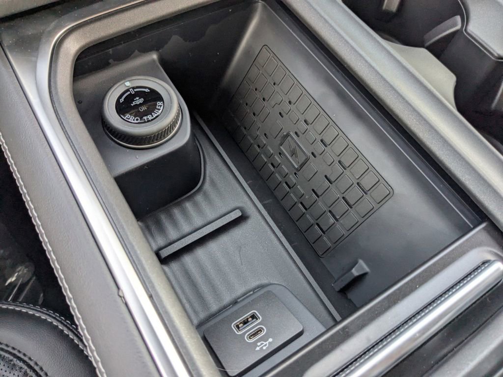 New 2025 Ford Expedition Max Platinum w/ Stealth Performance Package image 27