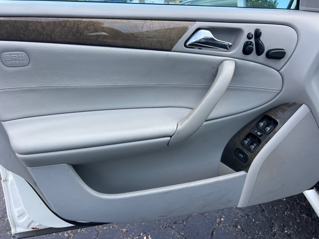 Used 2007 Mercedes-Benz C 230 Sedan image 10