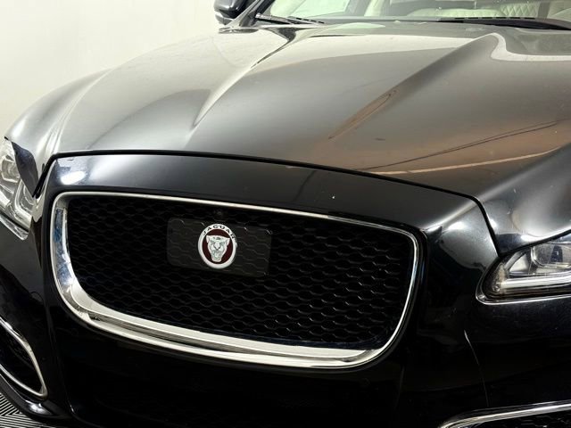 Used 2019 Jaguar XJ L Portfolio image 12