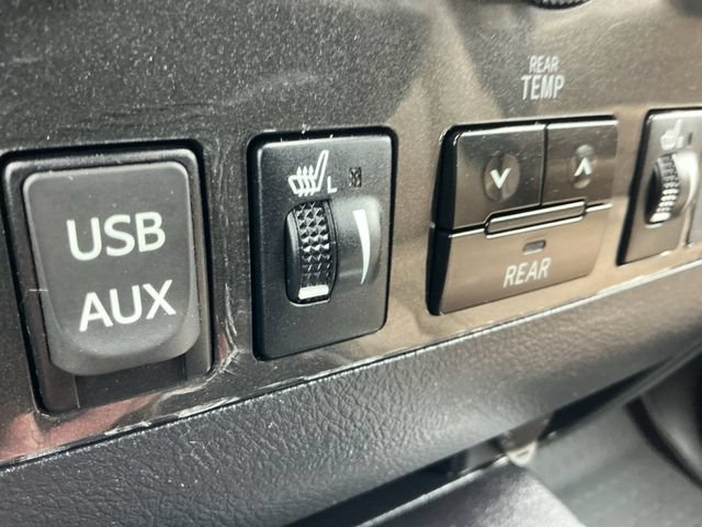 Used 2018 Toyota Sequoia Limited w/ Safety & Convenience Package AWD/4WD image 28