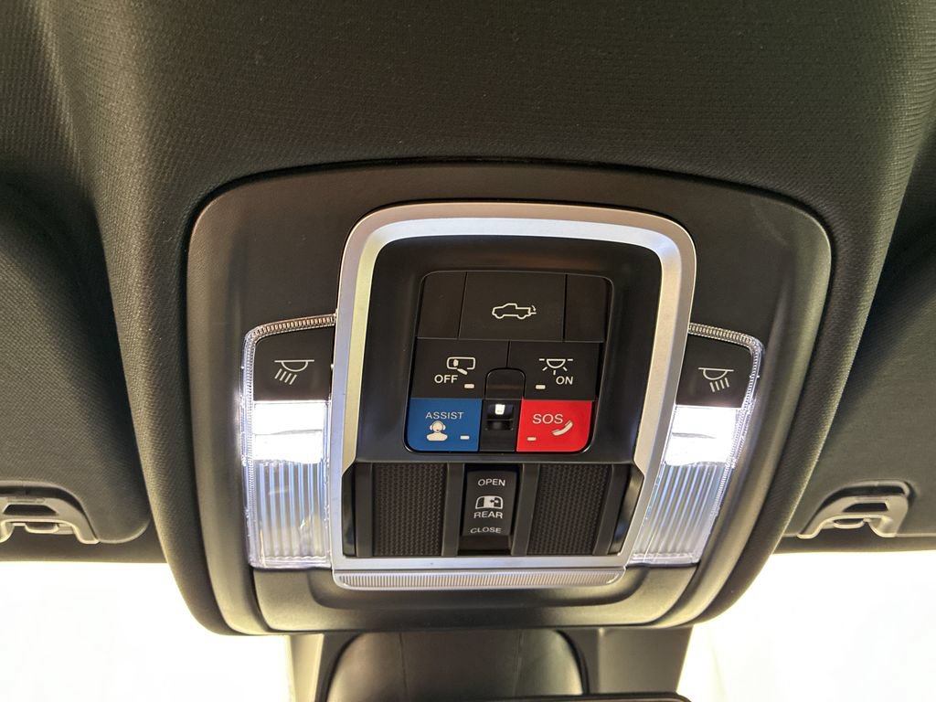 Used 2023 RAM 1500 Laramie AWD/4WD image 29