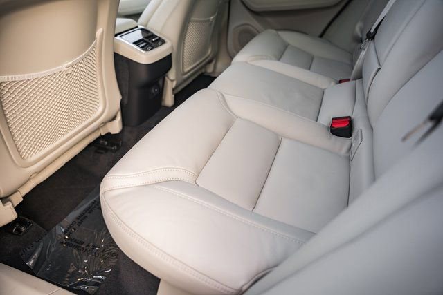 New 2026 Volvo XC60 B5 Ultra w/ Protection Package Premier image 32