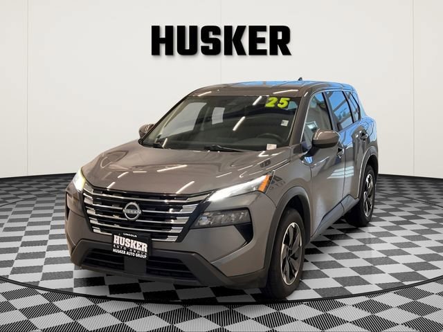 Used 2025 Nissan Rogue SV AWD/4WD image 6