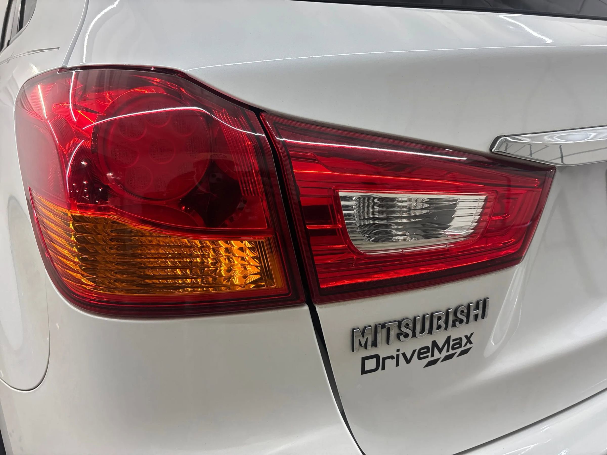 Used 2018 Mitsubishi Outlander Sport SE AWD/4WD image 34