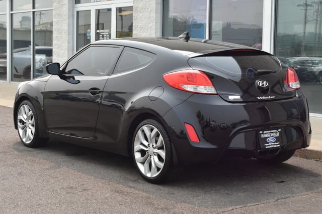 Used 2012 Hyundai Veloster w/ Style Pkg FWD image 7