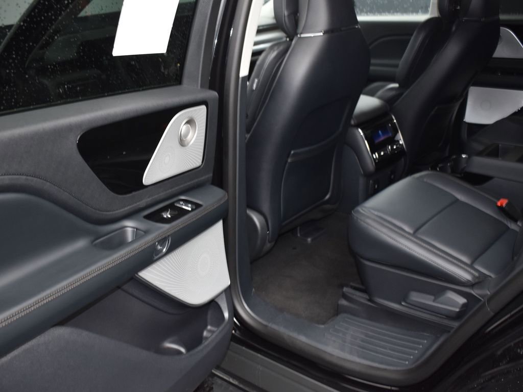 New 2026 Lincoln Aviator Reserve image 12