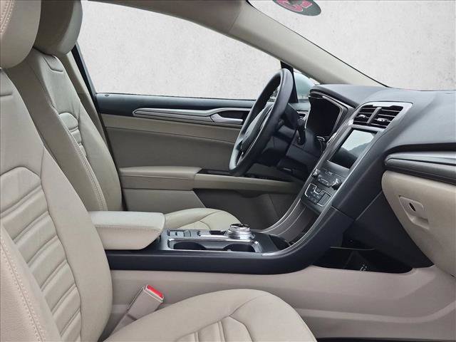 Used 2020 Ford Fusion SE FWD image 21