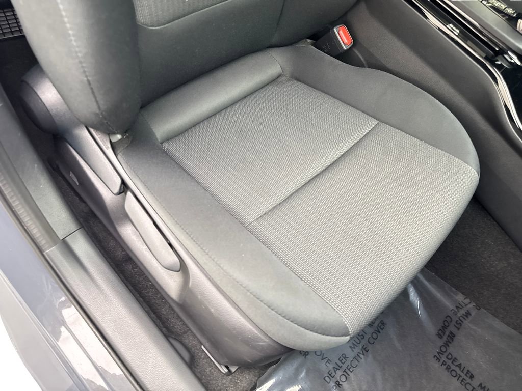 Used 2025 Toyota Prius LE FWD image 47