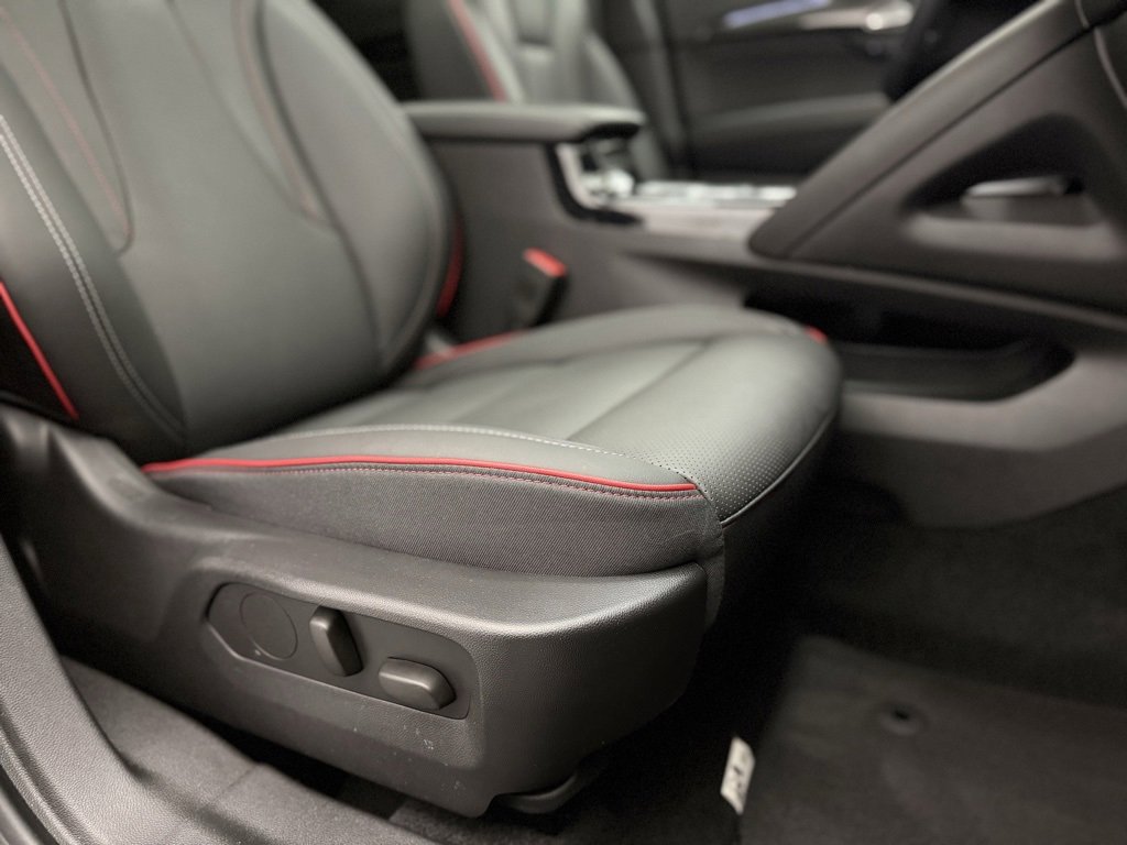 Used 2023 Buick Envision Essence w/ Sport Touring Package image 40