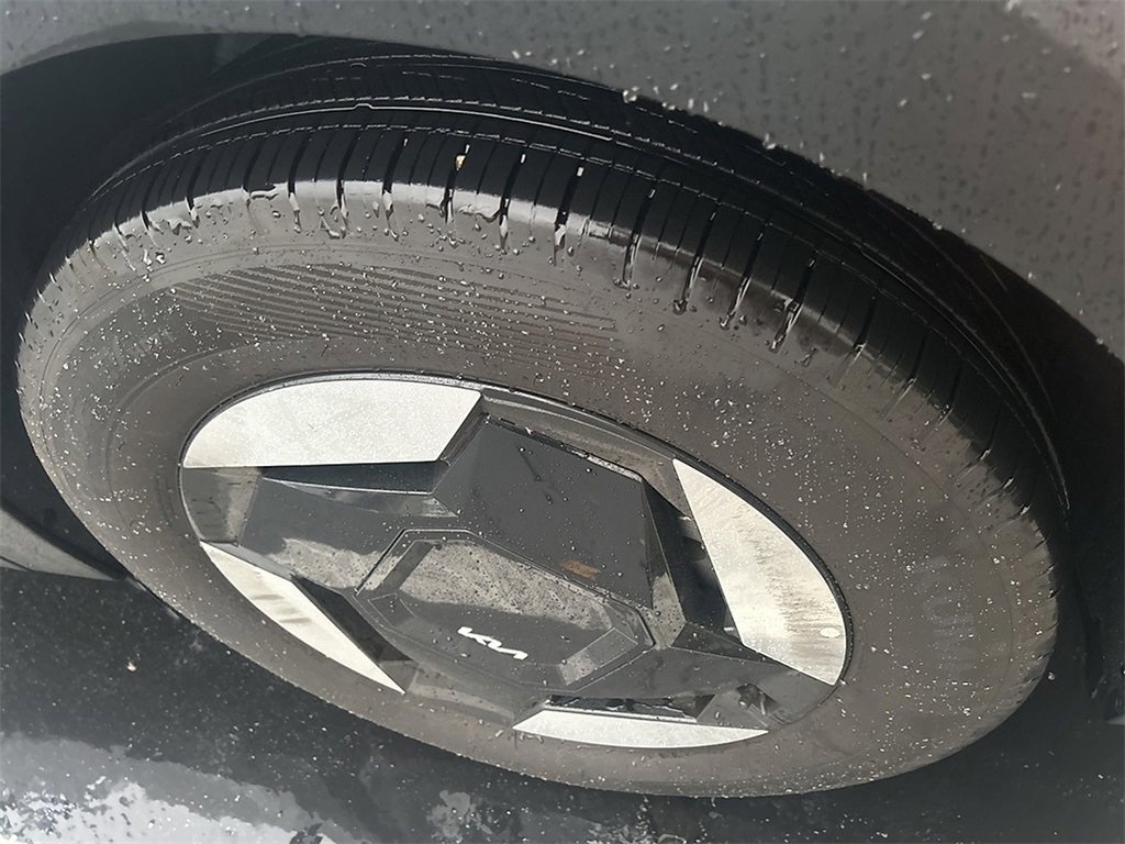 Certified 2026 Kia EV9 Light image 4