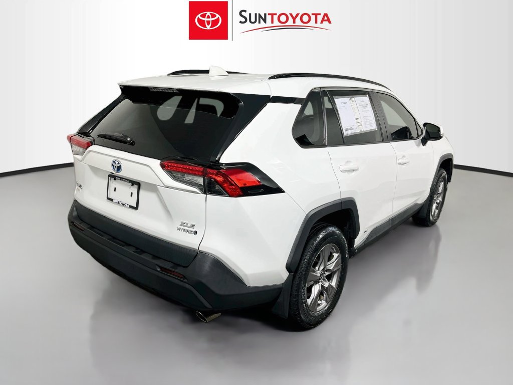 Used 2024 Toyota RAV4 XLE AWD/4WD image 3