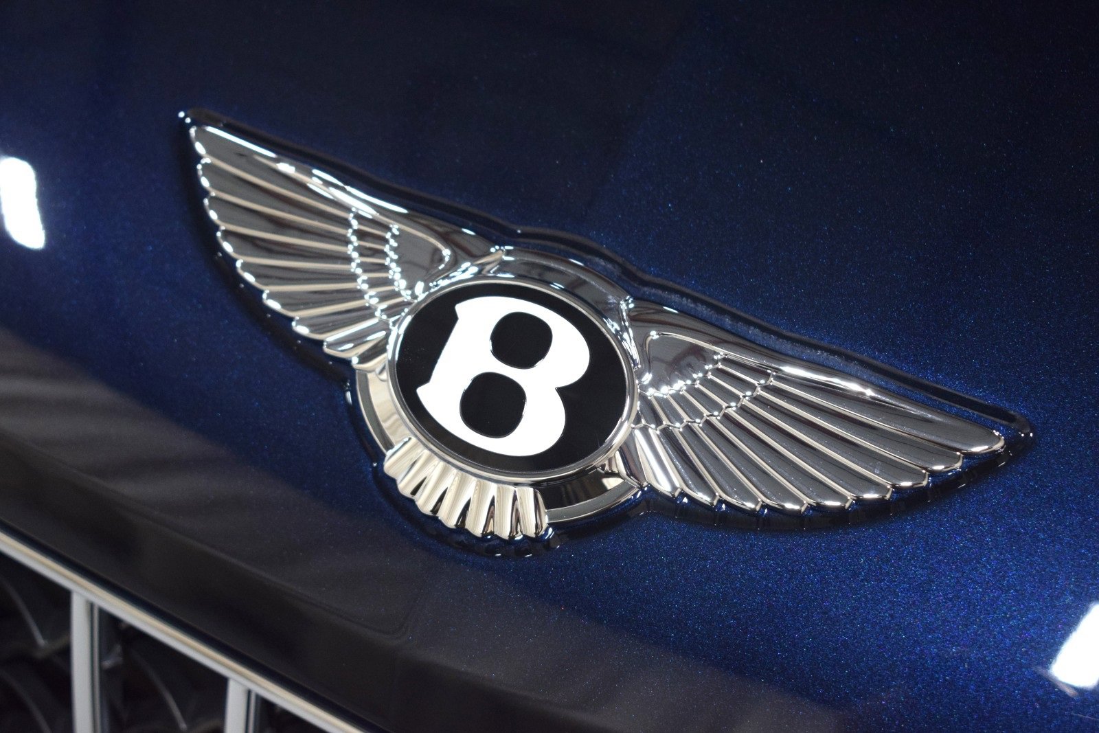 New 2025 Bentley Bentayga image 9