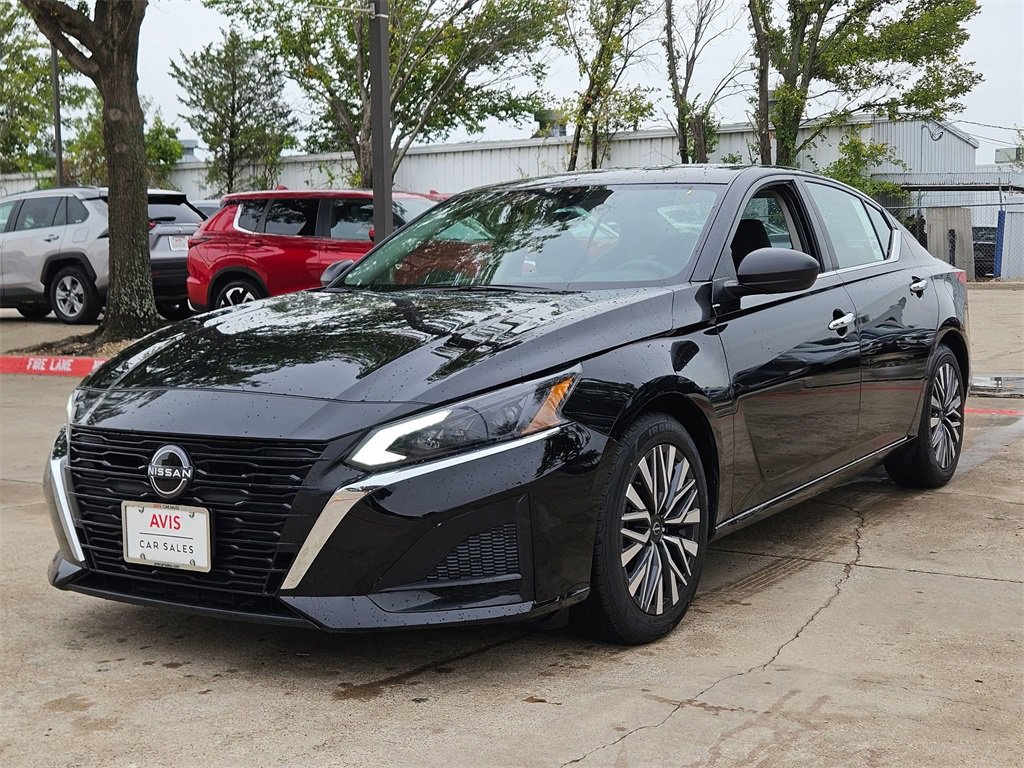 Used 2024 Nissan Altima 2.5 SV