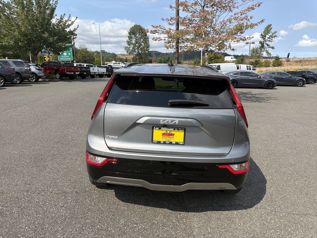 Used 2024 Kia Niro Wind w/ Wind Preserve Package FWD image 8