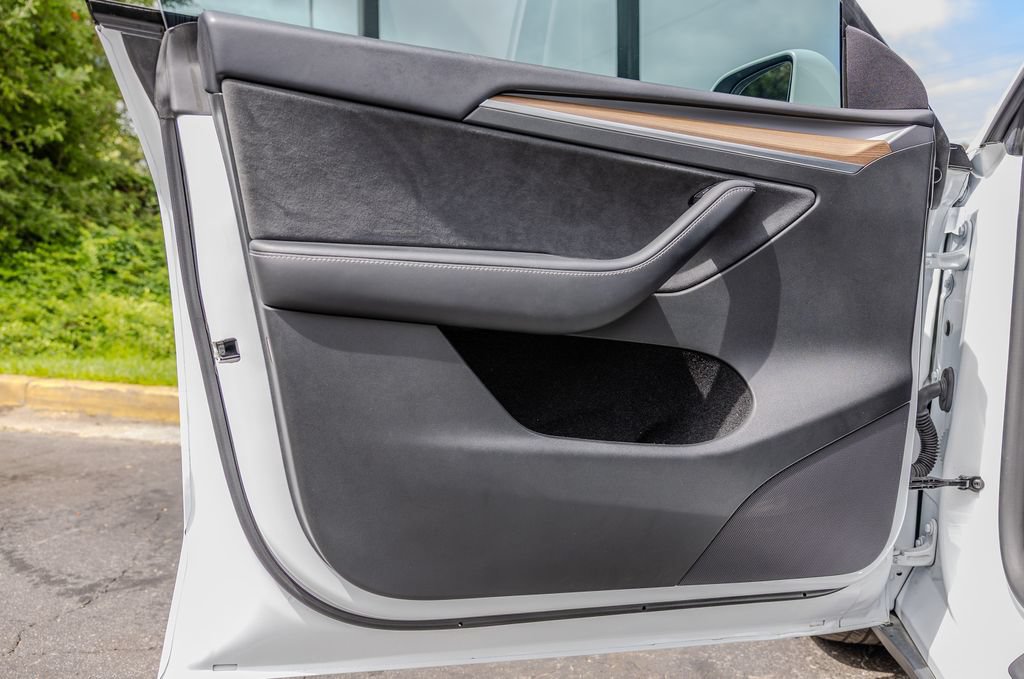 Used 2024 Tesla Model Y Performance AWD/4WD image 11