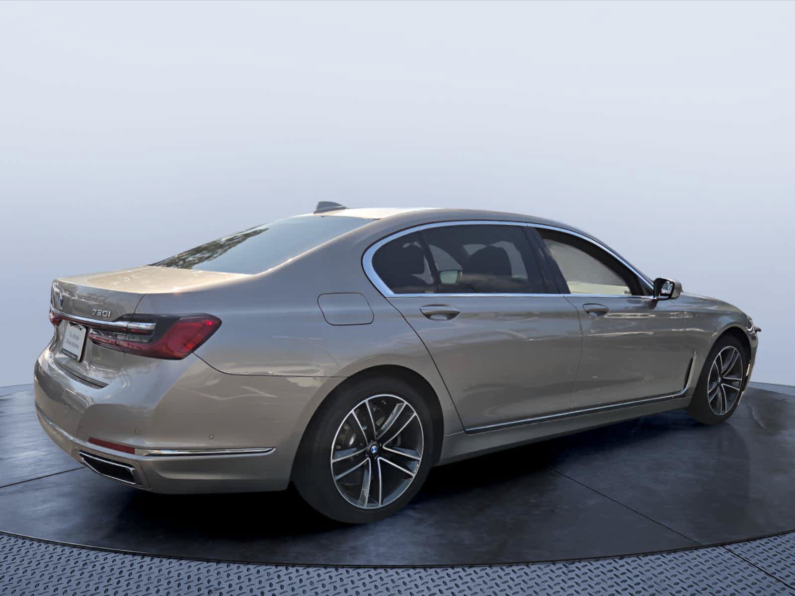 Used 2022 BMW 750i xDrive AWD/4WD image 6