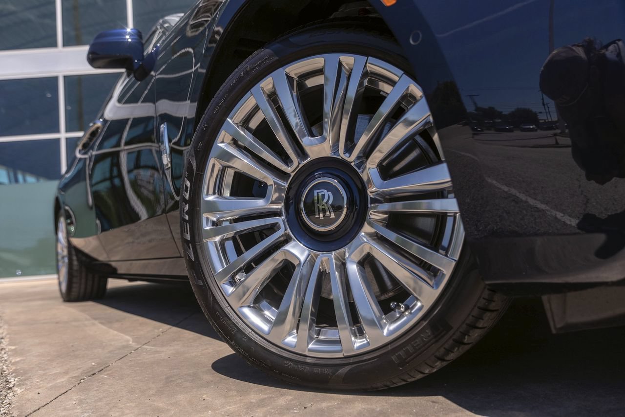 New 2025 Rolls-Royce Ghost AWD/4WD image 2