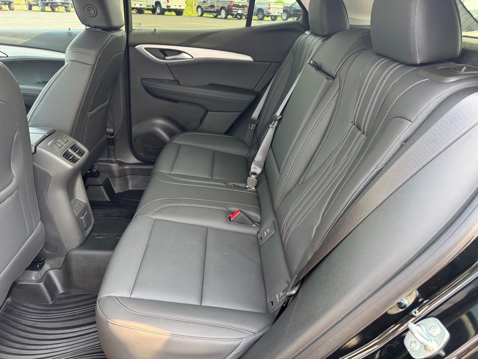 Used 2026 Buick Envision Avenir AWD/4WD image 7