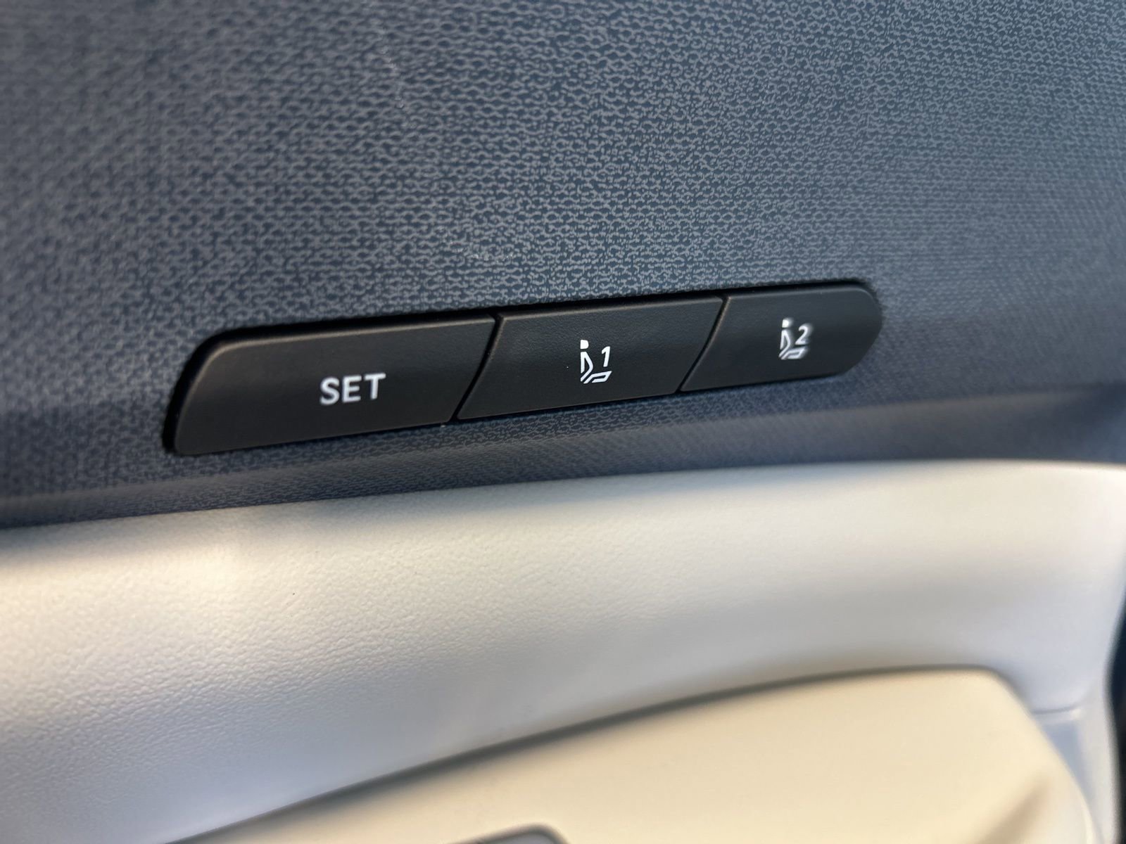 New 2026 Kia Carnival EX image 23