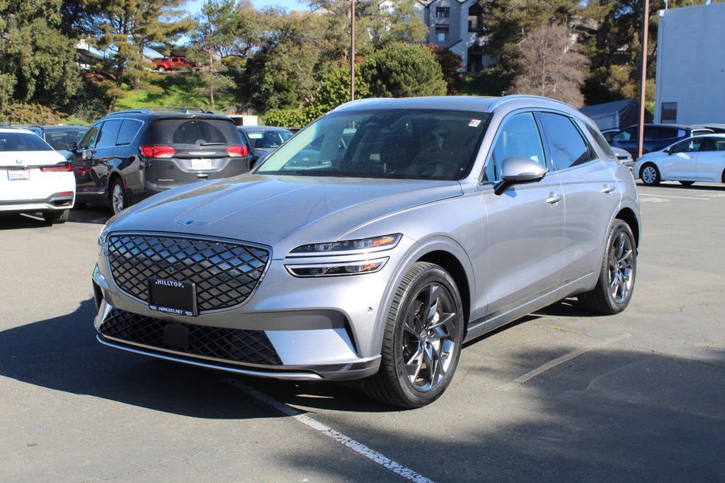 Used 2023 Genesis Electrified GV70 Advanced w/ Prestige Package image 3