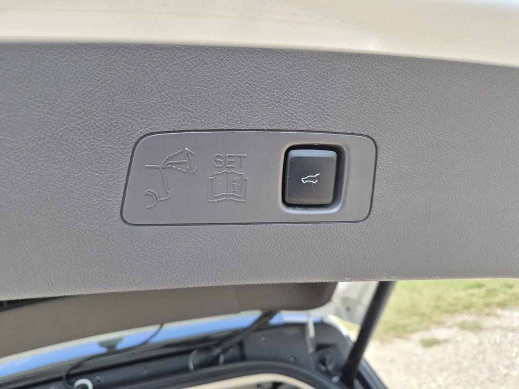 Used 2020 Lincoln Corsair FWD w/ Premium Package image 10