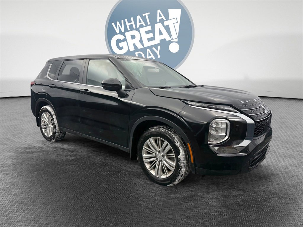 Used 2022 Mitsubishi Outlander ES image 1