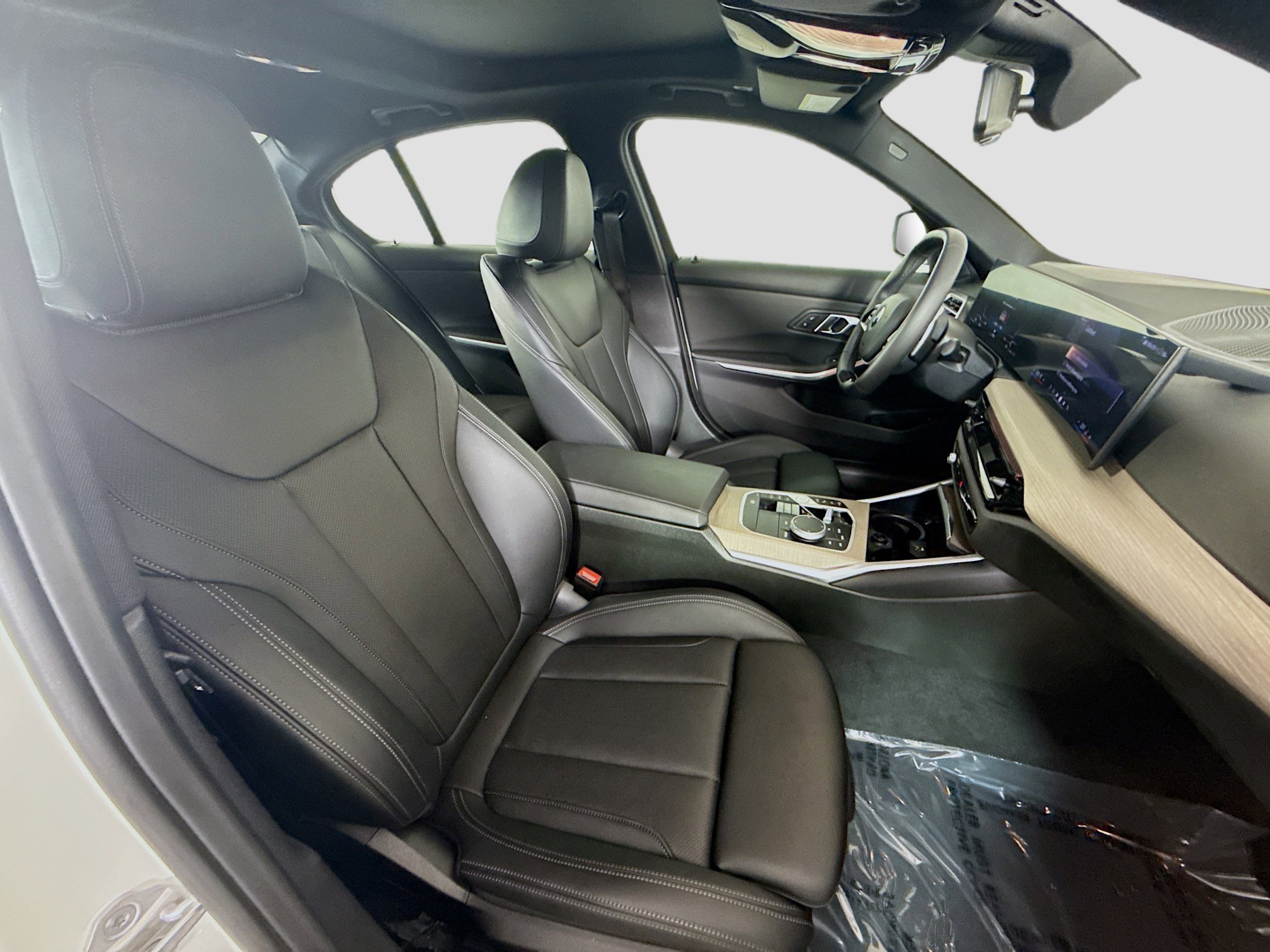 Used 2025 BMW 330i Sedan w/ Convenience Package image 29